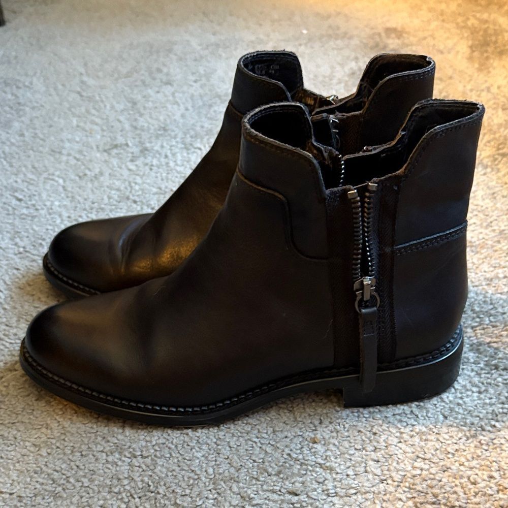 Franco Sarto Halford Black Leather Ankle Boots with Zippers. Size 6.5